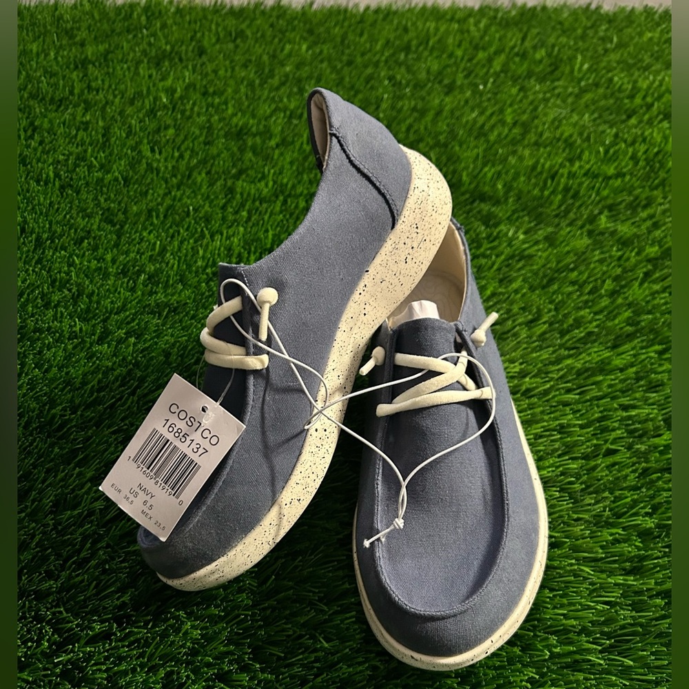 Casual Blue Shoes- JSPORT- memory foam comfort- size 6.5